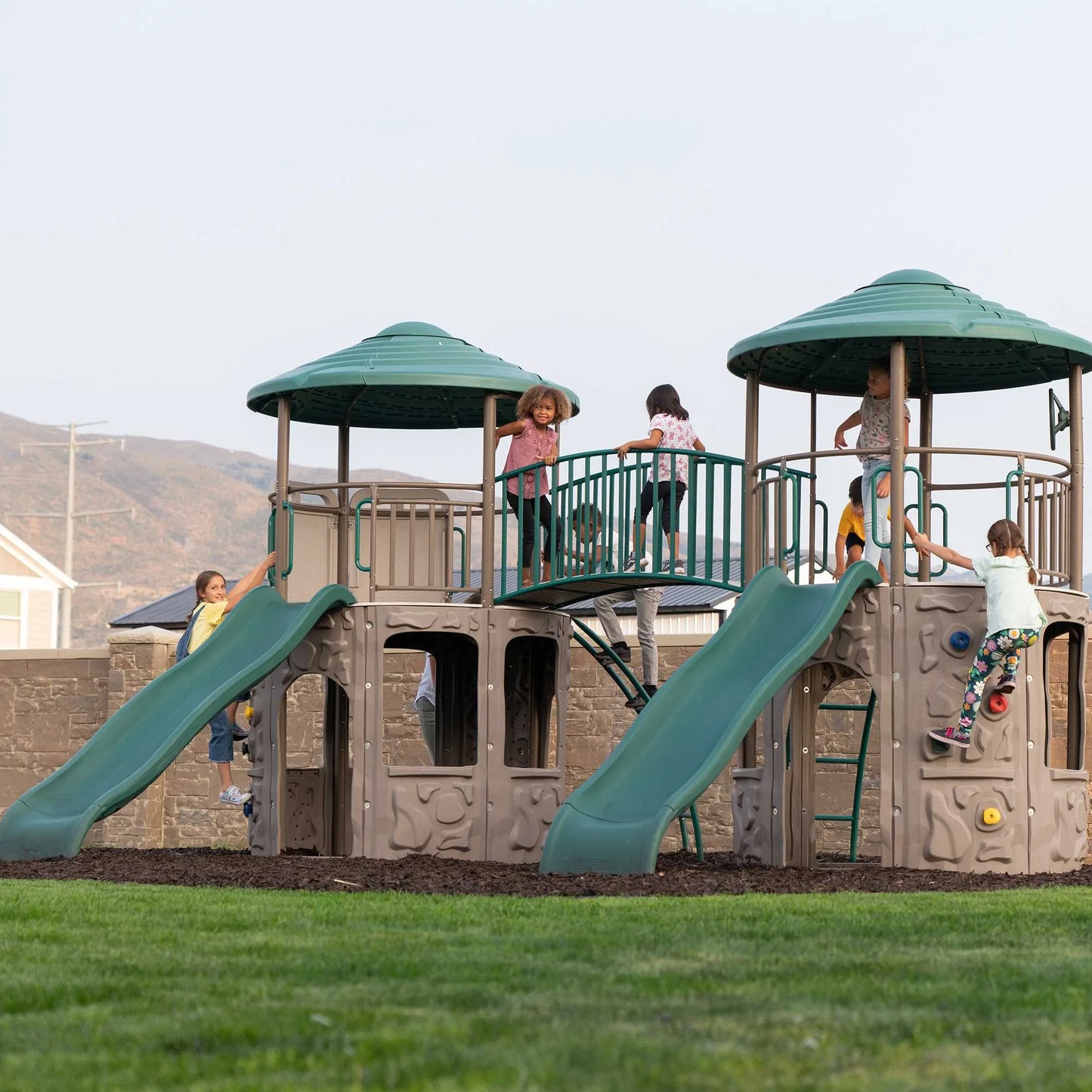 Kid'S Double Adventure Tower with Bridge and Climbing Walls (90971)